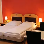 Zum Loewen Otel 2*