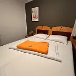 Zum Loewen Otel