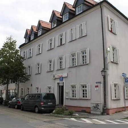 Zum Loewen فندق
