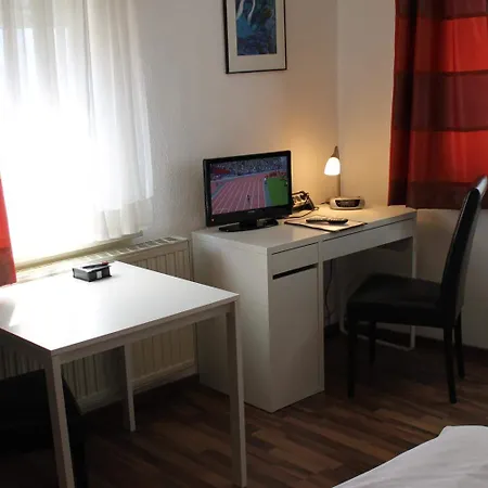 Hotell Zum Loewen 2*