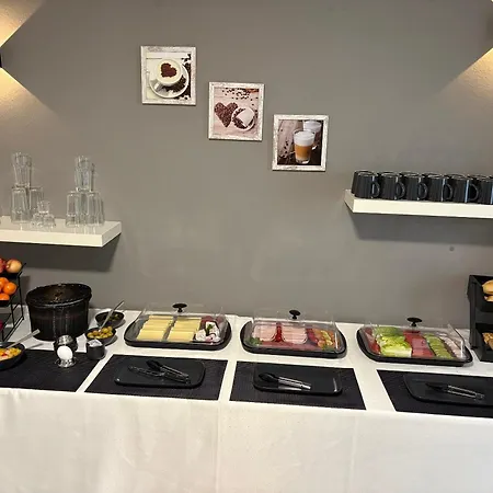 Zum Loewen Отель