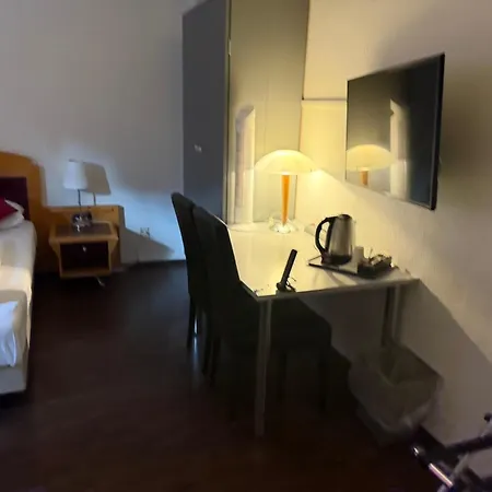 Hotel Zum Loewen 2*
