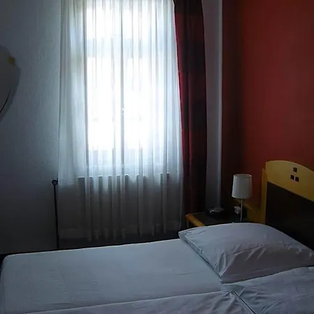 Hotel Zum Loewen 2*