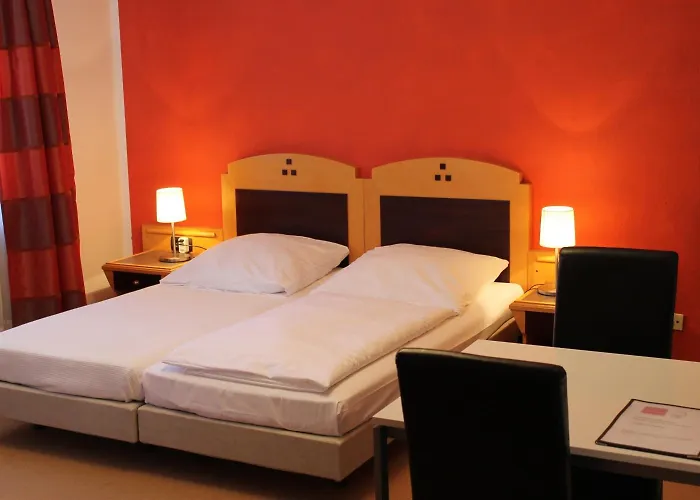 Zum Loewen Szálloda 2*