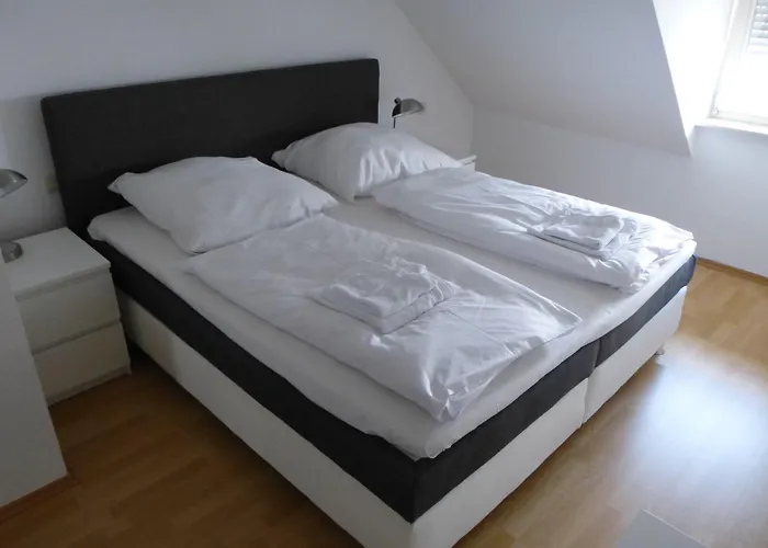 Zum Loewen Szálloda 2*